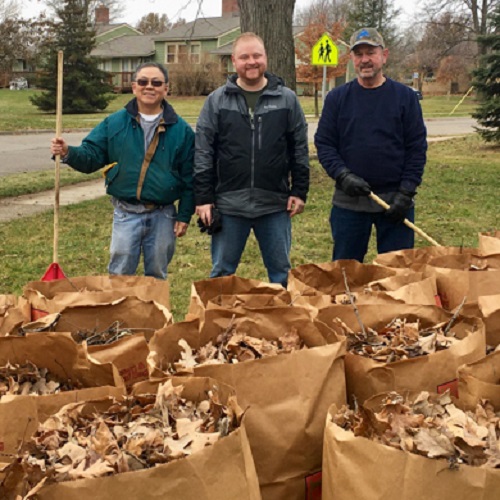 Ann Arbor Meals on Wheels Client Yard Clean Up Volunteers 